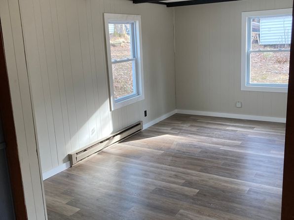 135 E Main St