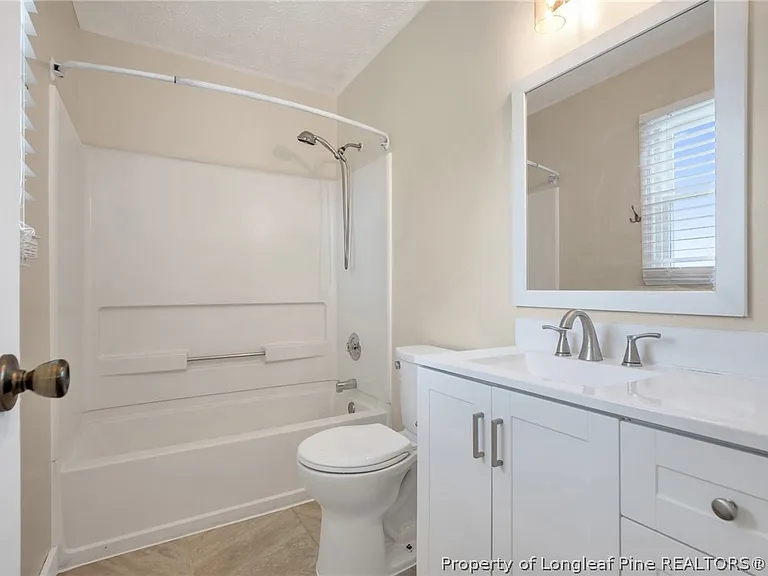 1931 Daphne Cir — Photo 30