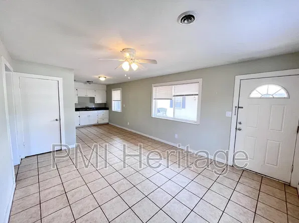 15 W Martin Luther King Jr Blvd APT 7, Fayetteville, AR 72701