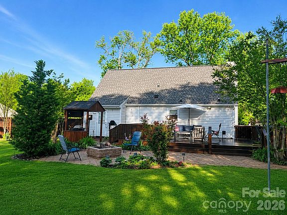 4th image of 7506 Lancashire Dr