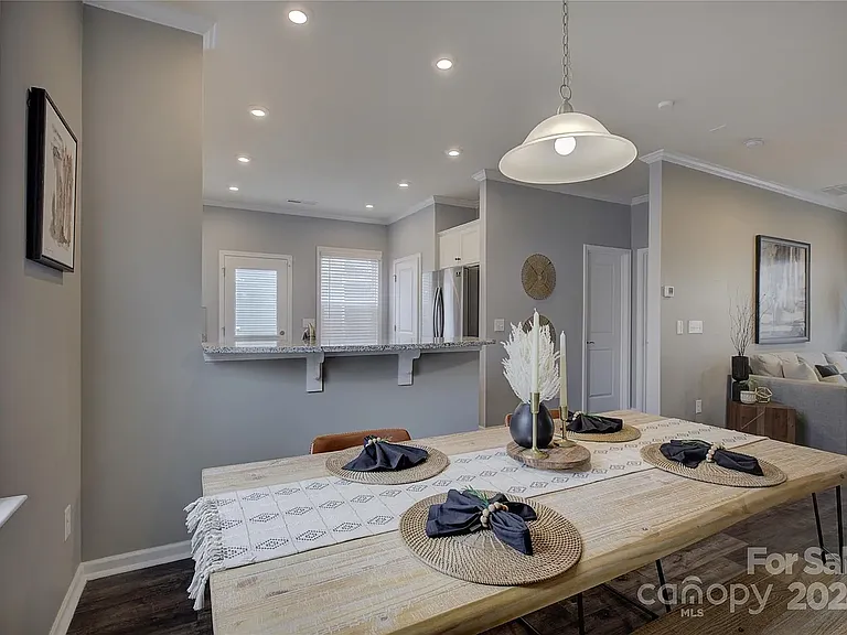 7134 Thornrose Dr — Photo 11