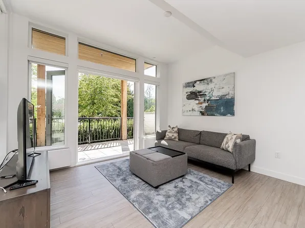 707 E 3rd St #107, North Vancouver, BC V7L 1G8