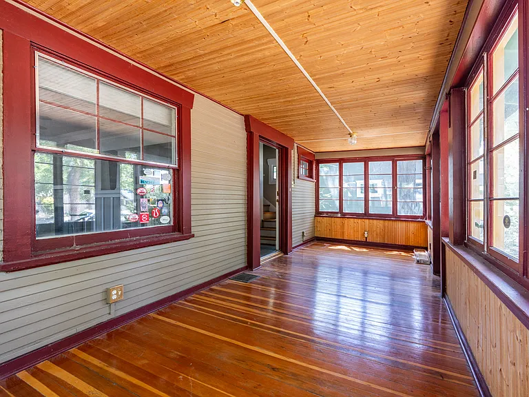 1221 Main St — Photo 36