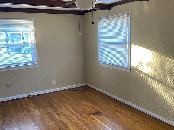 4th image of 528 Norton Ave