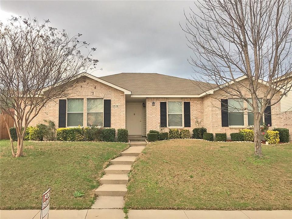 1st image of 1719 Cliffbrook Dr