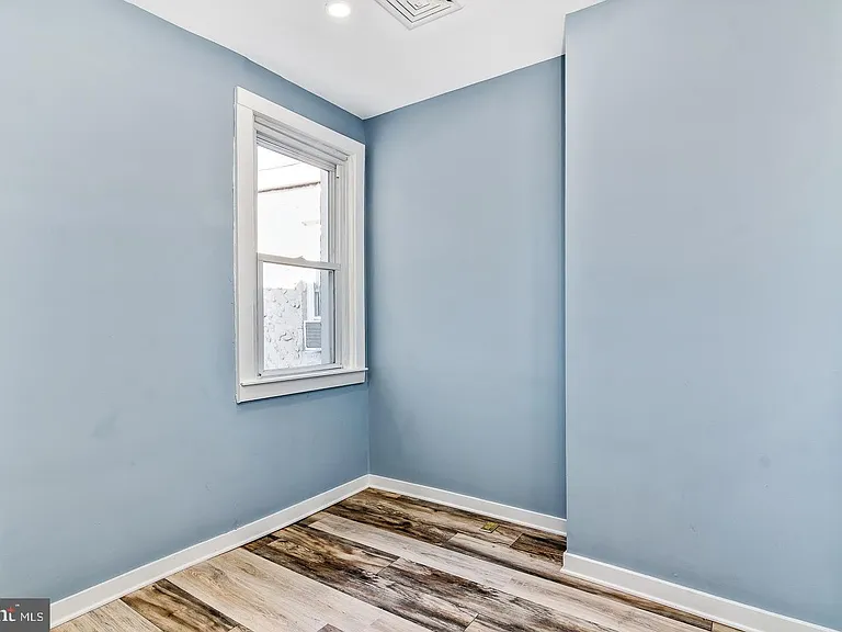 2420 S Lee St — Photo 8