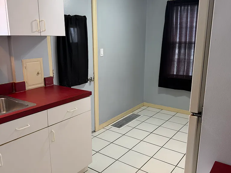 3020 Letchworth Pkwy — Photo 3