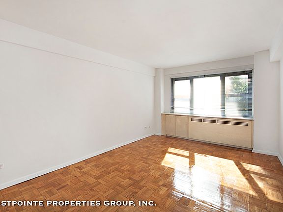4th image of 335-341 E 51st St #2A
