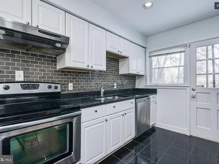 9913 Old Georgetown Rd — Photo 24