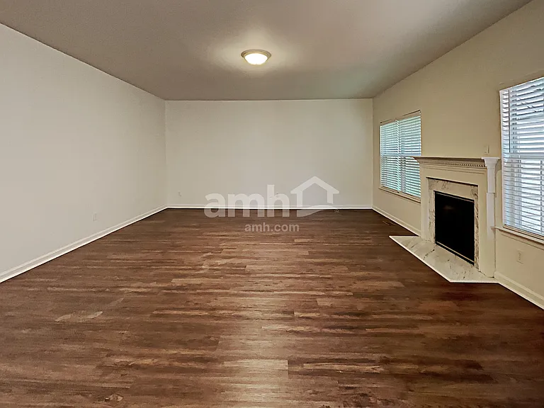 1513 Cardinal Ln — Photo 7
