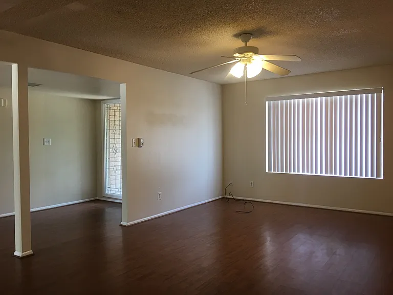 2131 E Palmcroft Dr — Photo 4