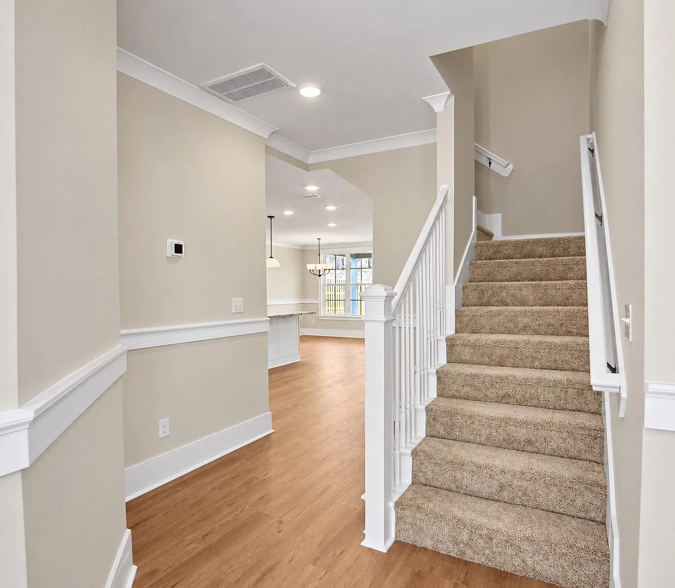 4 bed, 2161 sqft, $2,400 — Photo 2
