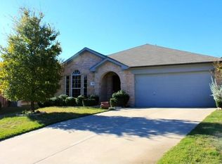 105 Goldeneye Ln, Fort Worth, TX 76120