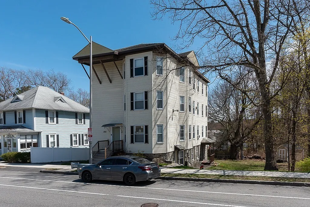 282 Hamilton St — Photo 2
