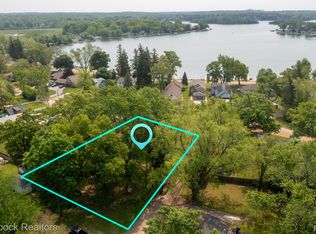 3201 Lester Dr, Highland, MI