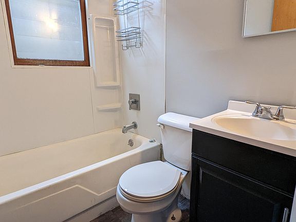 4th image of 3425 W 8th St Unit 2