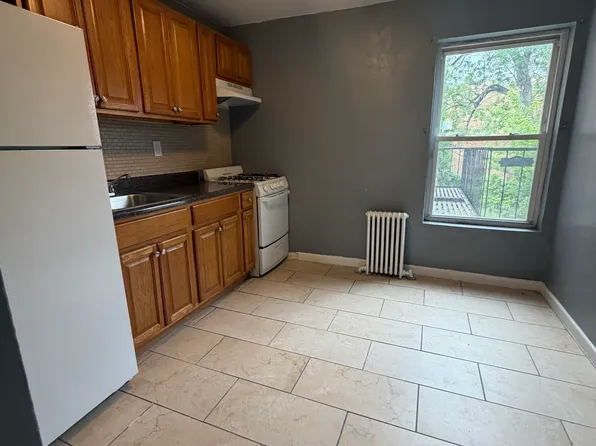 293 N Clinton St APT E, East Orange, NJ 07017