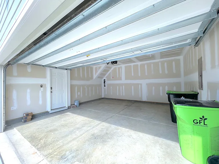 825 Grafton Peak Ln — Photo 19