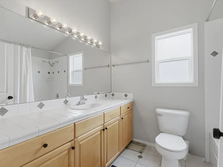 4033A Whitman Ave N — Photo 23