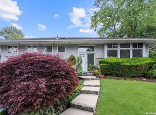 23 Cedar Dr E, Old Bethpage, NY 11804