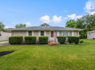 205 W Green St, Savoy, IL 61874