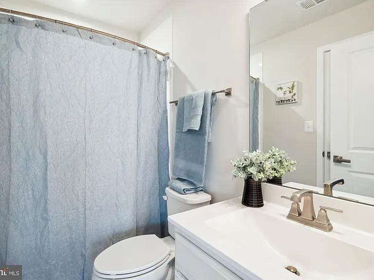 2824 Lewis Ave — Photo 15