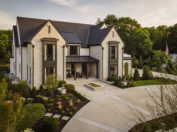 8127 Devens Dr, Brentwood, TN 37027