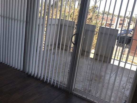 4th image of 1033 Madeira Dr SE #103