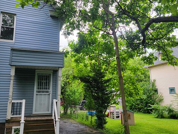 5th image of 10615 Gooding Ave