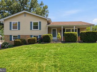 1206 E Iberia Rd, Sterling, VA 20164