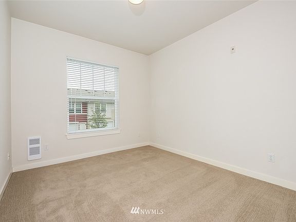 2nd image of 22675 NE Alder Crest Dr