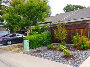 9360 Aizenberg Cir, Elk Grove, CA 95624