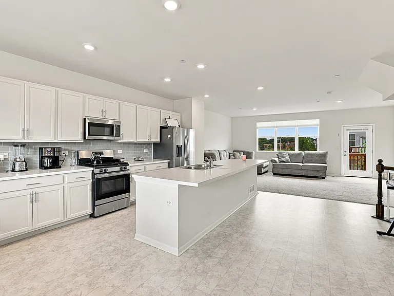 3303 Trillium Cir — Photo 9