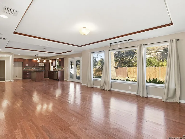415 Calumet Pl — Photo 10