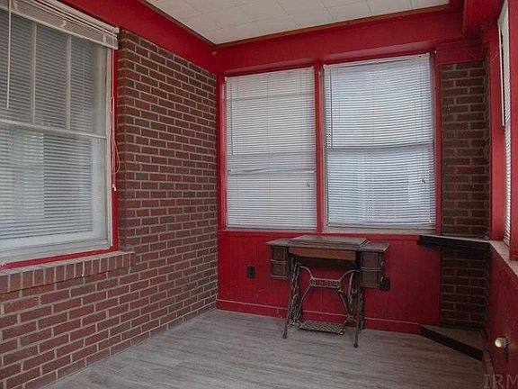 2nd image of 1636 E Indiana St