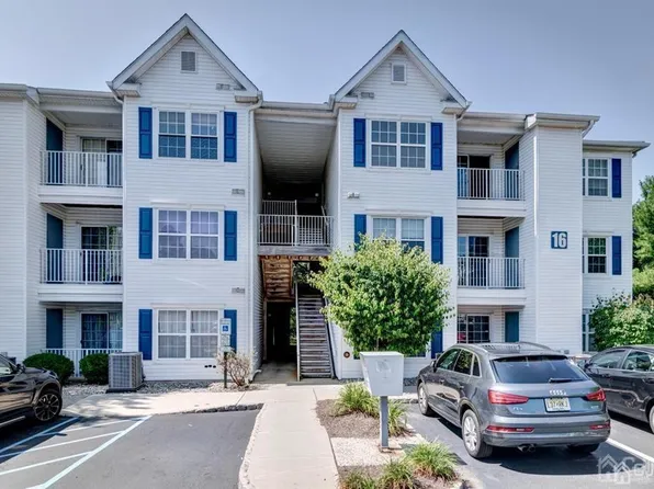 1637 Waterford Dr, Edison, NJ 08817