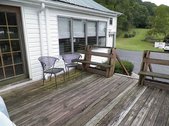 5th image of 415 Westbrook Ln
