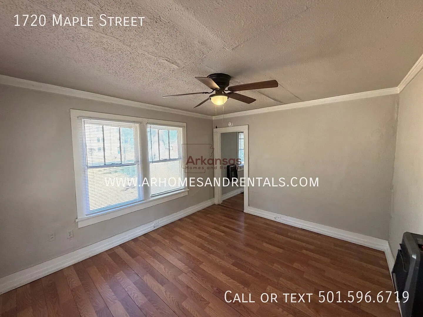 1/2 Off First Month's Rent!! ~ 1720 Maple Street - 2 Bedrooms | 1 Bathroom — Photo 3