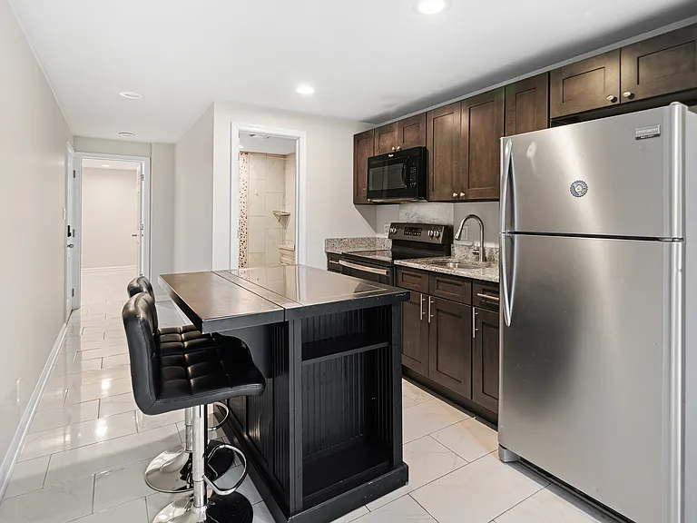 106 W Thompson St #2 — Photo 5