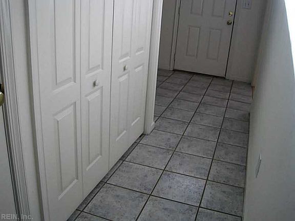 2nd image of 517 Salt Aire Ct