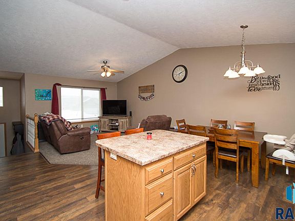 5th image of 408 S Tessa Ave