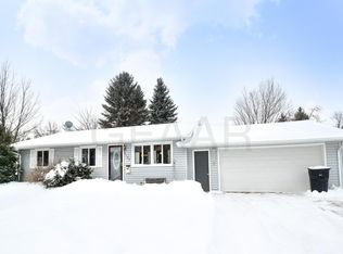 3122 Walnut St, Grand Forks, ND 58201