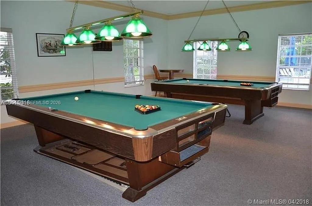 1 bed, 1.5 bath, 850 sqft, $1,990 — Photo 2