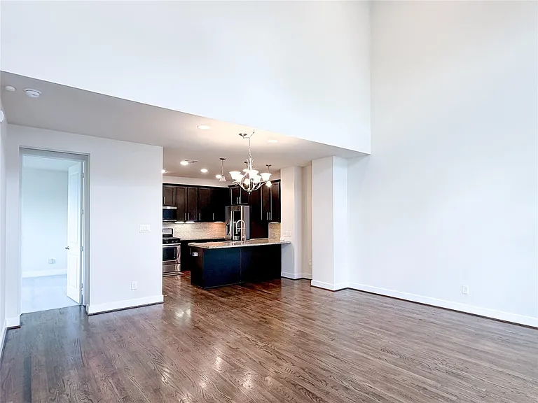 1803 Crestdale Dr — Photo 15