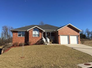 1105 Amanda Ave, Monett, MO 65708