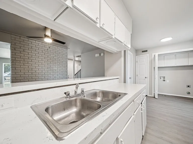 Cedar Park Apartments — Photo 48