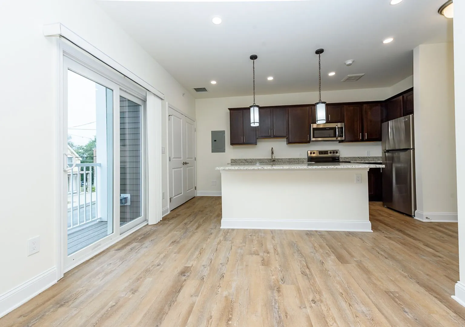 Your Perfect 1-Bedroom Apartment Awaits in Rensselaer! — Photo 2