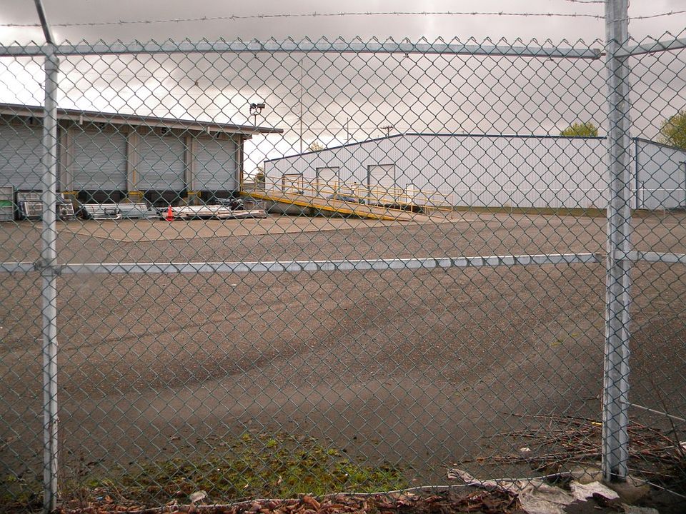 2nd image of 921 Columbia Blvd