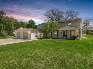 10015 Romaine St, Romulus, MI 48174
