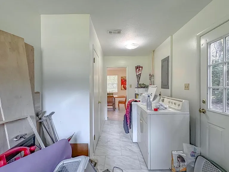 2034 Harriet Dr — Photo 31